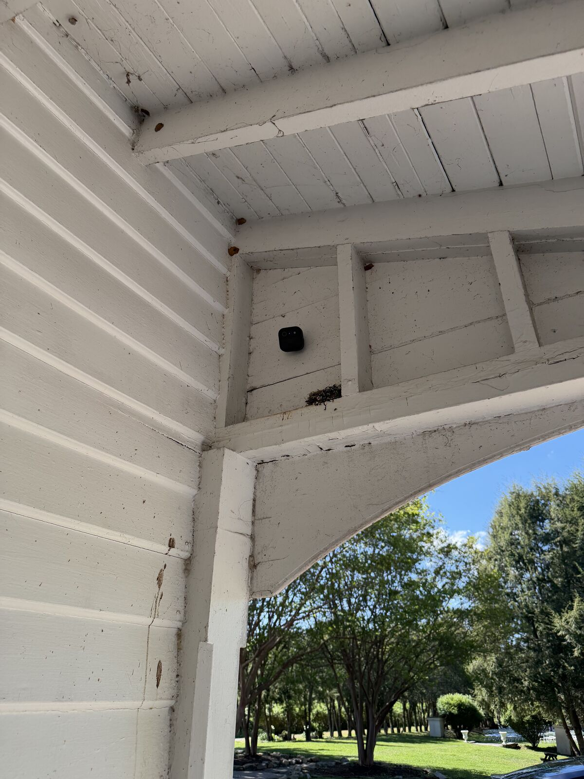 Blink camera — eave corner close-up