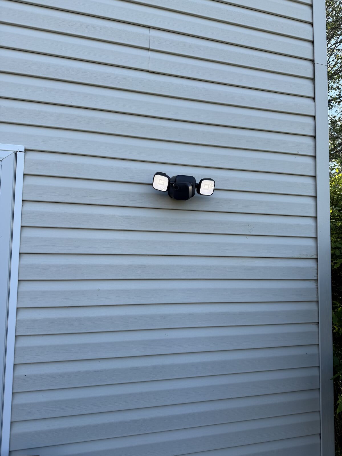 Blink floodlight — siding mount